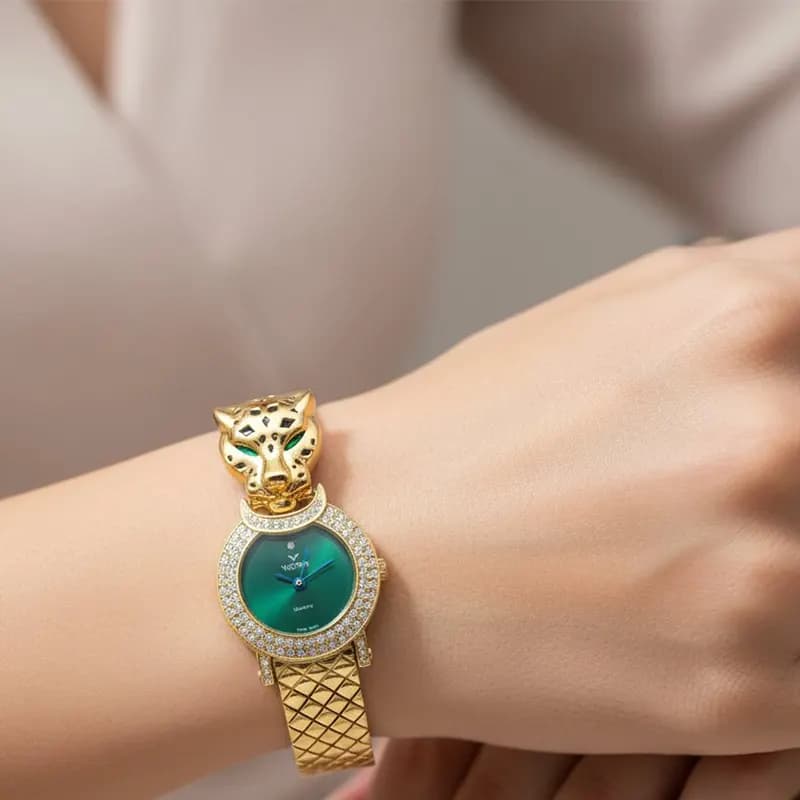 ساعت مچی زنانه ویکتور فرانسه اورجینال سلطنتی طلایی سبز مدل V5726 — تصویر ۴