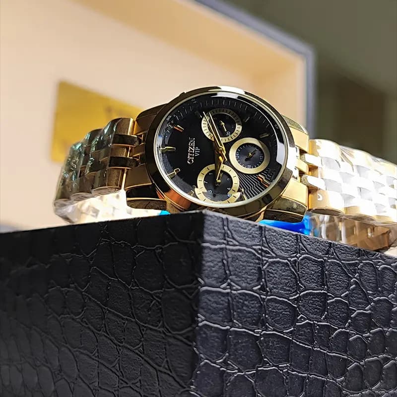 ساعت مچی زنانه سیتیزن اسپشیال موتور ژاپن مشکی طلایی مدل S31622L (سه موتوره) — تصویر ۶