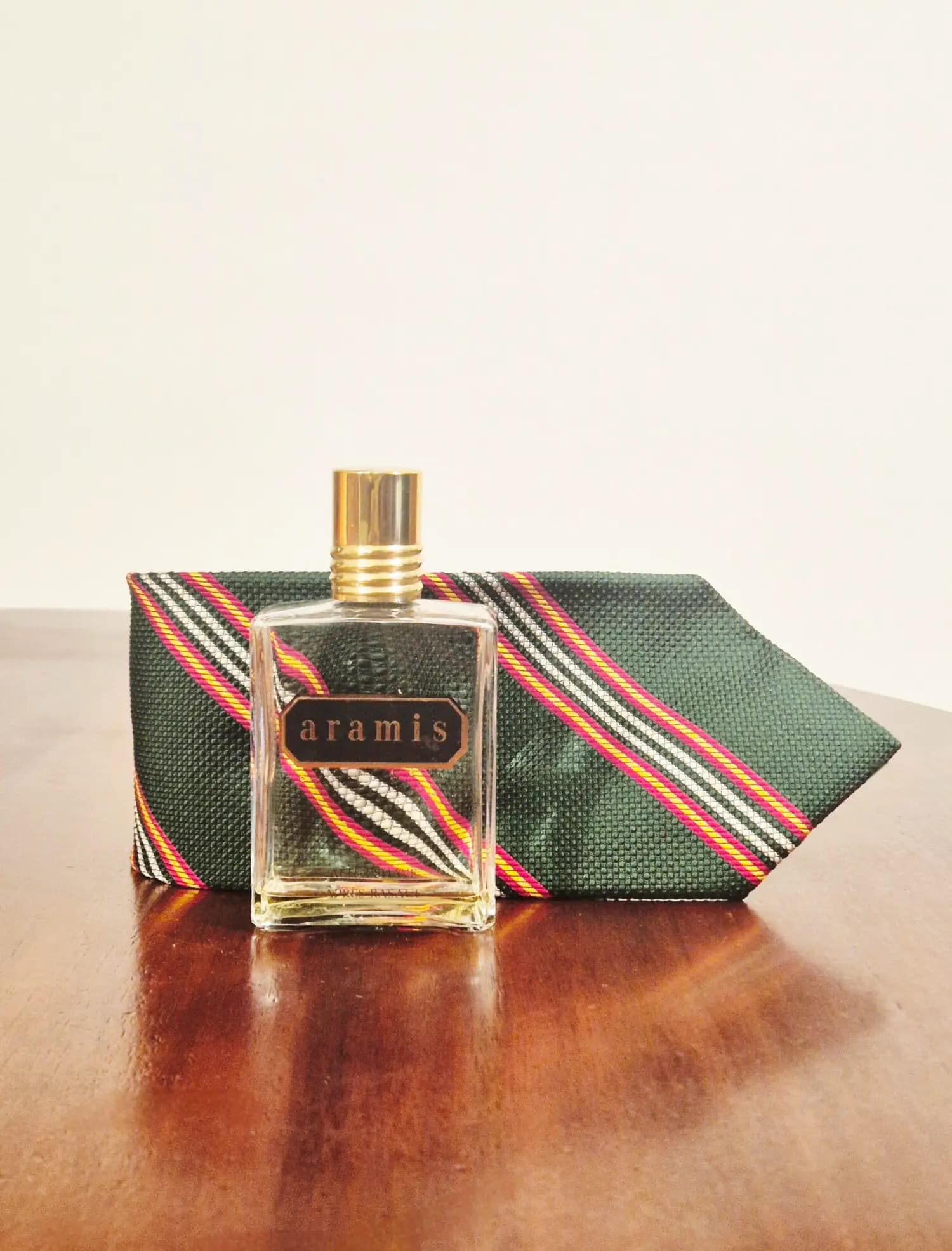 عطر ادکلن آرامیس کلاسیک طلایی اصل | Aramis Aramis — تصویر ۴