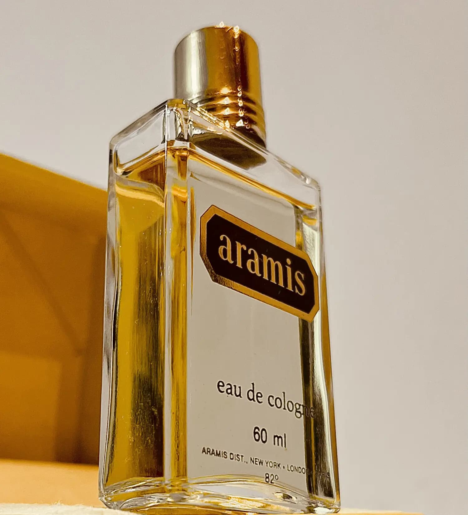 عطر ادکلن آرامیس کلاسیک طلایی اصل | Aramis Aramis — تصویر ۵