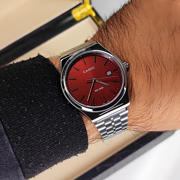 ساعت مچی مردانه Casio گادفادر بند استیل گیلاسی — تصویر ۴