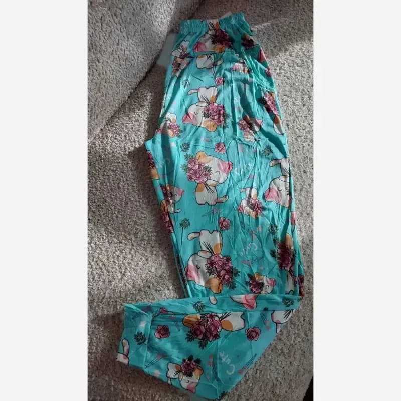 شلوار راحتی طرح عروسکی زنانه برند لیدی سایز 36 تا 48 پارچه خنک و لطیف — تصویر ۳