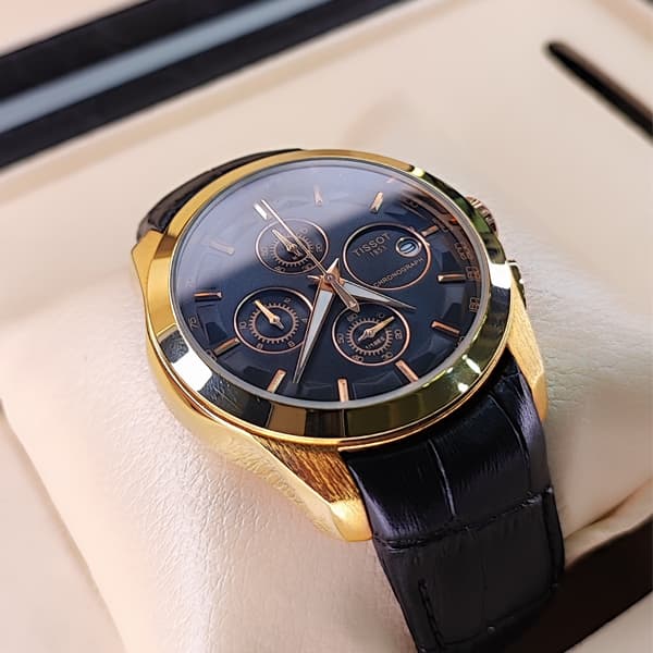 ساعت مچی تیسوت مردانه بند چرمی مشکی طلایی (سه موتوره) — تصویر ۳