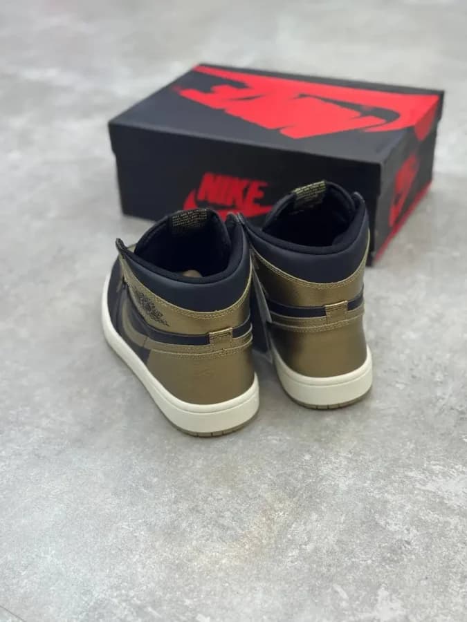 کفش جردن وان ساقدار مشکی گلد مستر کوالیتی | Jordan 1 High Black & Gold — تصویر ۵