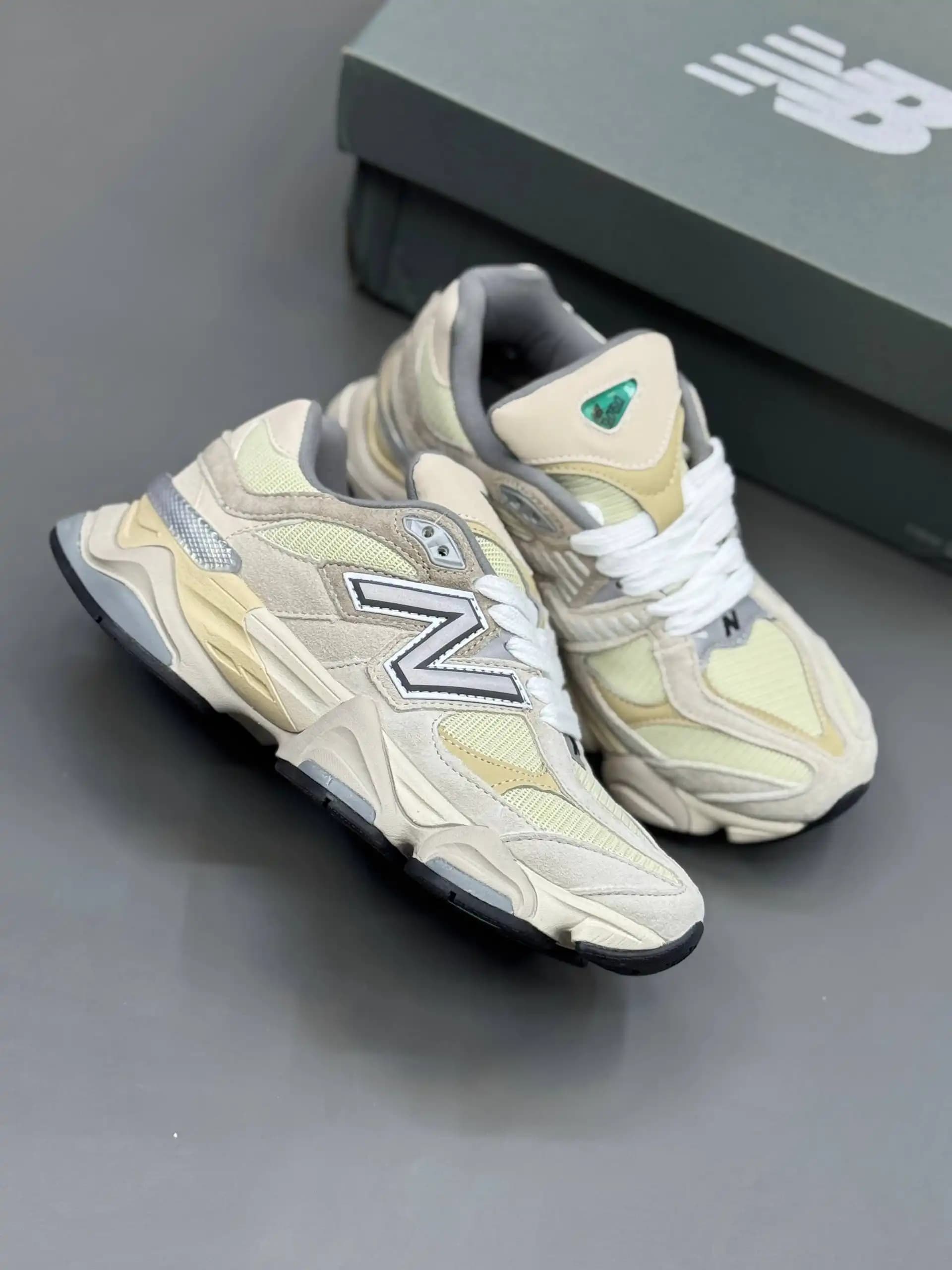کفش نیو بالانس 9060 رنگ کرم روشن | New Balance 9060 — تصویر ۲