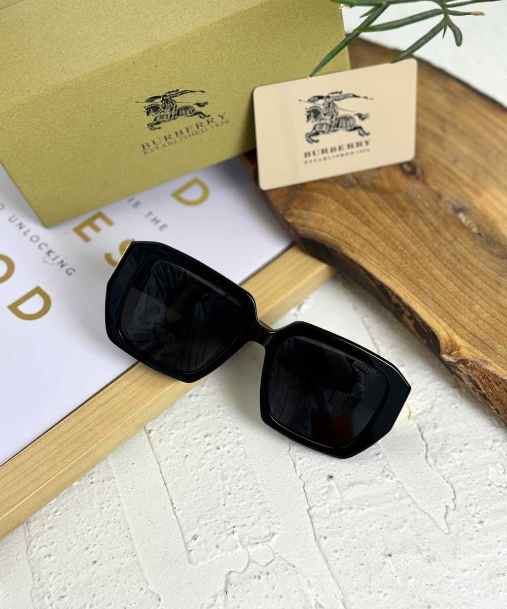 عینک آفتابی زنانه بربری مدل BURBERRY B4391U
