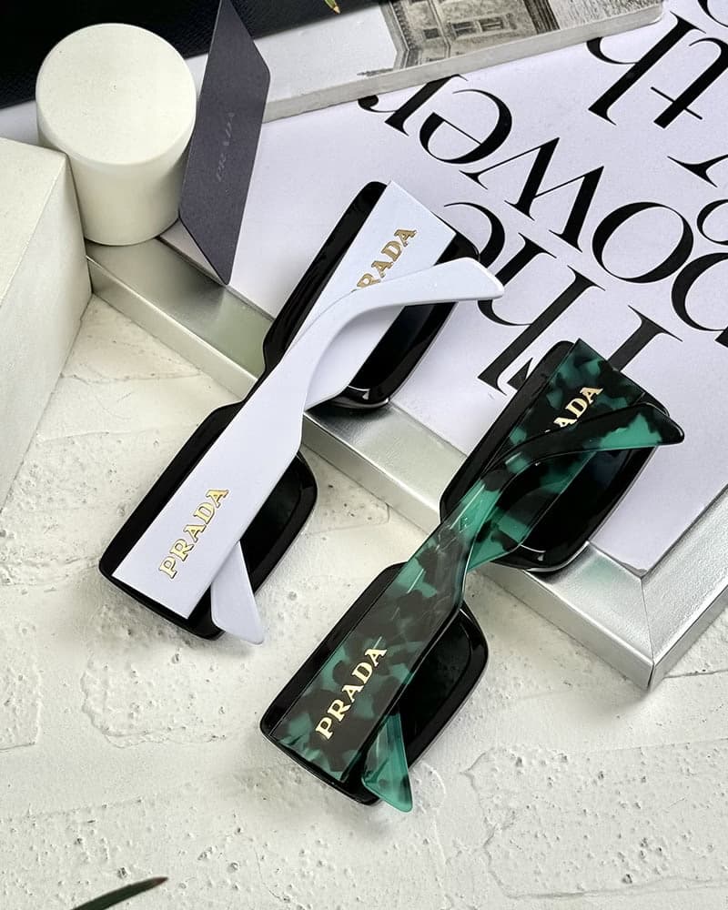 عینک آفتابی زنانه پرادا مدل PRADA SPR 15Y — تصویر ۸