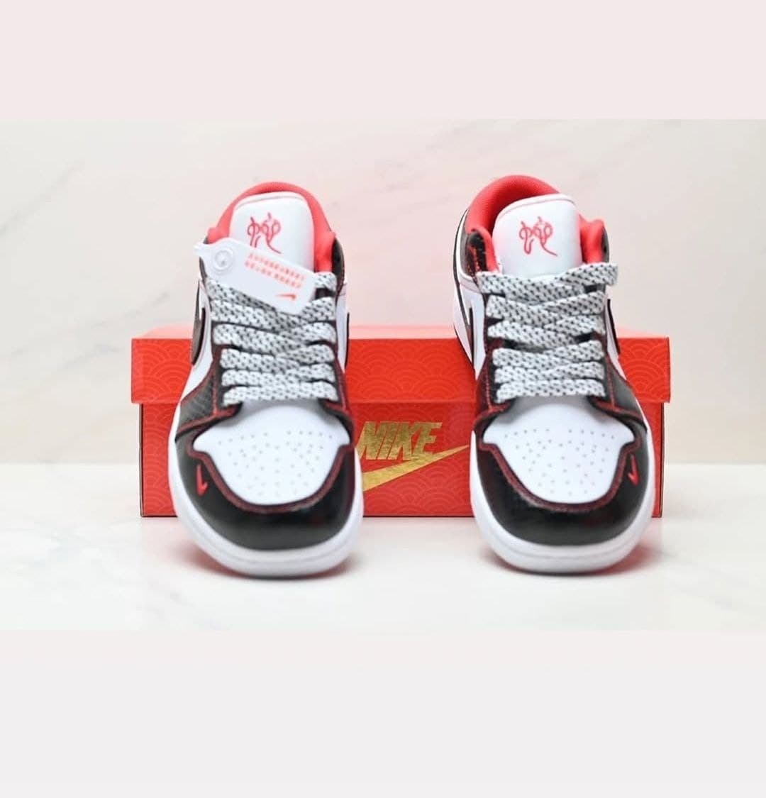 نایک ایر جردن ۱ بدون ساق پوست ماری قرمز مشکی Nike Air Jordan 1 Low Snake — تصویر ۴