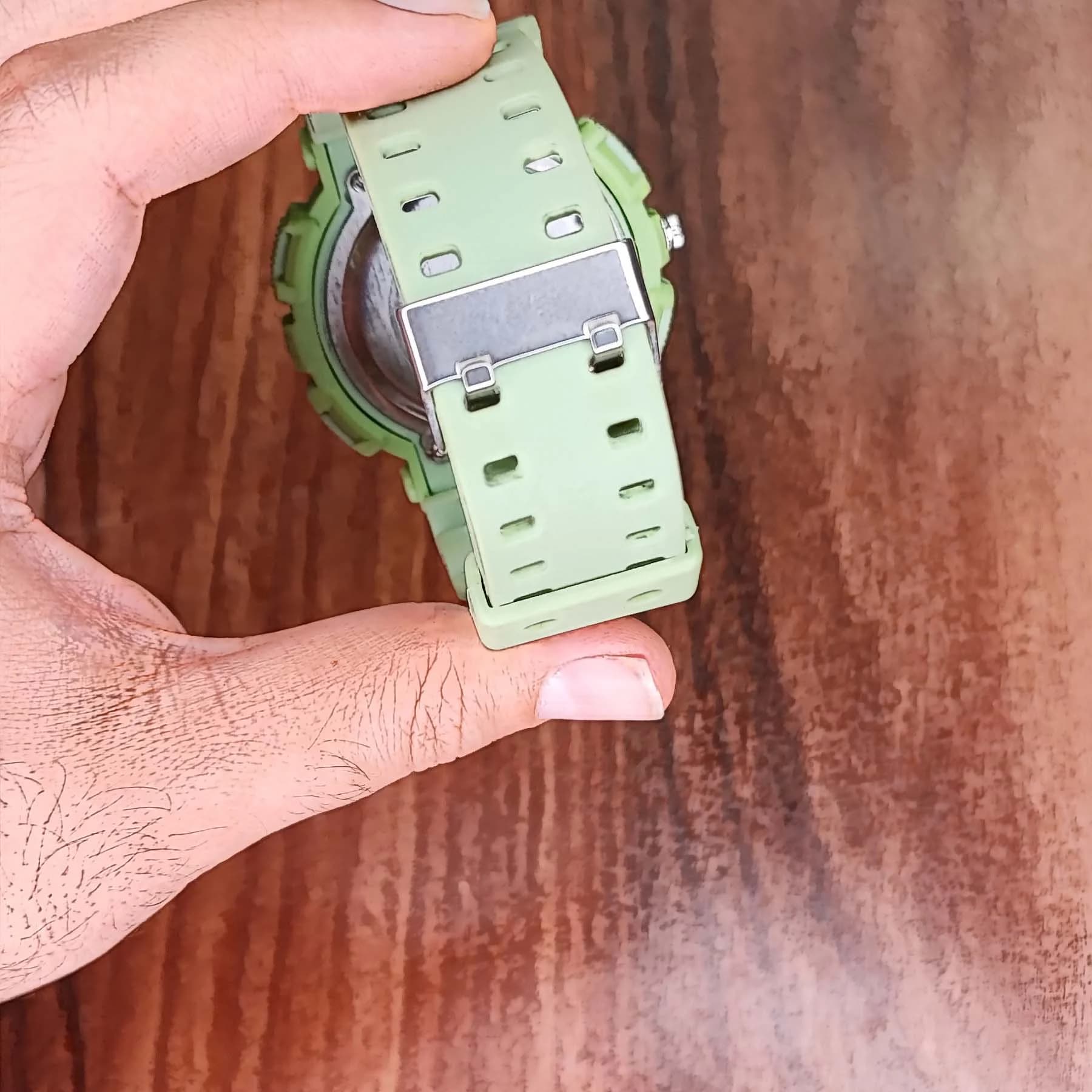 ساعت مچی عقربهای مردانه دو زمانه جی شاک سبز مدل 3ATM — تصویر ۴