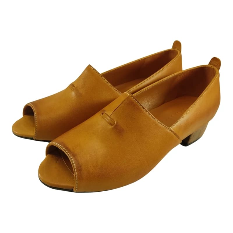 کفش پاشنه دار زنانه چرم طبیعی کد 682 — تصویر ۴
