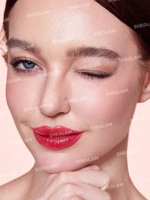 برق لب POUT PILLOW CUSHION رنگ BEAUTY SLEEP شیگلم SHEGLAM — تصویر ۶