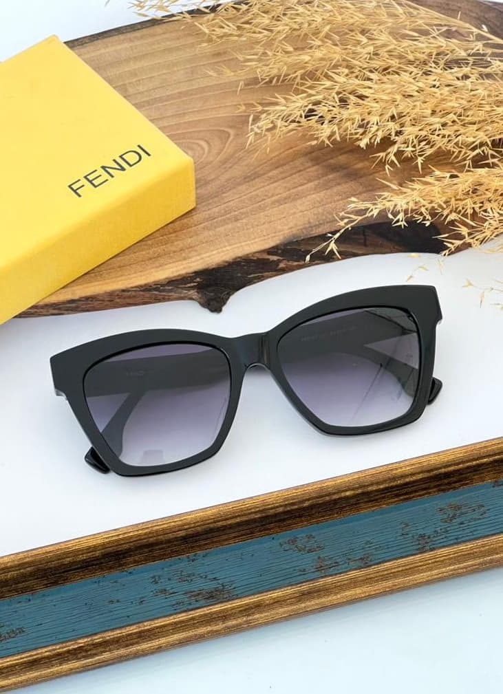 عینک آفتابی زنانه فندی مدل FENDI FF0767
