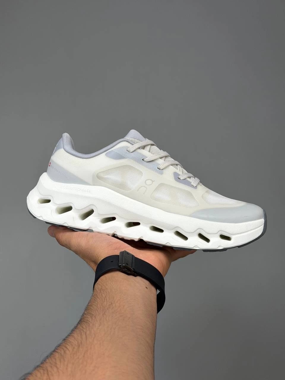 کتونی آن رانینگ کلودتیلت ریمیکس طوسی سفید On Running Cloudtilt Remix Grey White