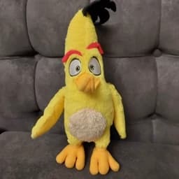 عروسک چاکی (پرنده زرد) از انیمیشن و بازی محبوب انگری بردز از برند اصلی Angry Birds — تصویر ۴