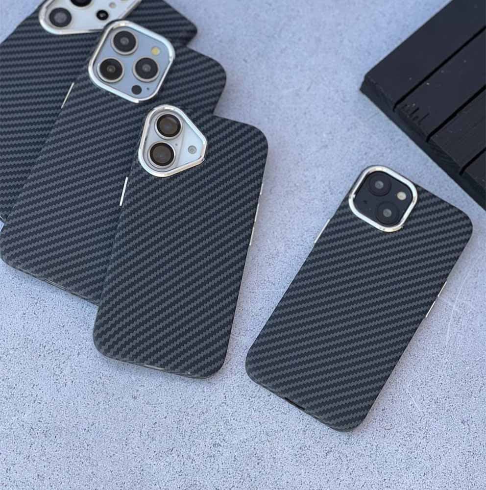 قاب فیبر کربن مدل Carbon Fiber Design مناسب برای گوشی موبایل اپل آیفون Apple iPhone 13 / 13 Pro / 13 Pro Max / 15 / 15 Pro / 15 Pro Max / 16 / 16 Pro / 16 Pro Max — تصویر ۴