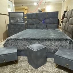سرویس خواب شامل تخت ودوپاتختی ودراور و اینه وصندلی و تشک ( با مشتری.) — تصویر ۲