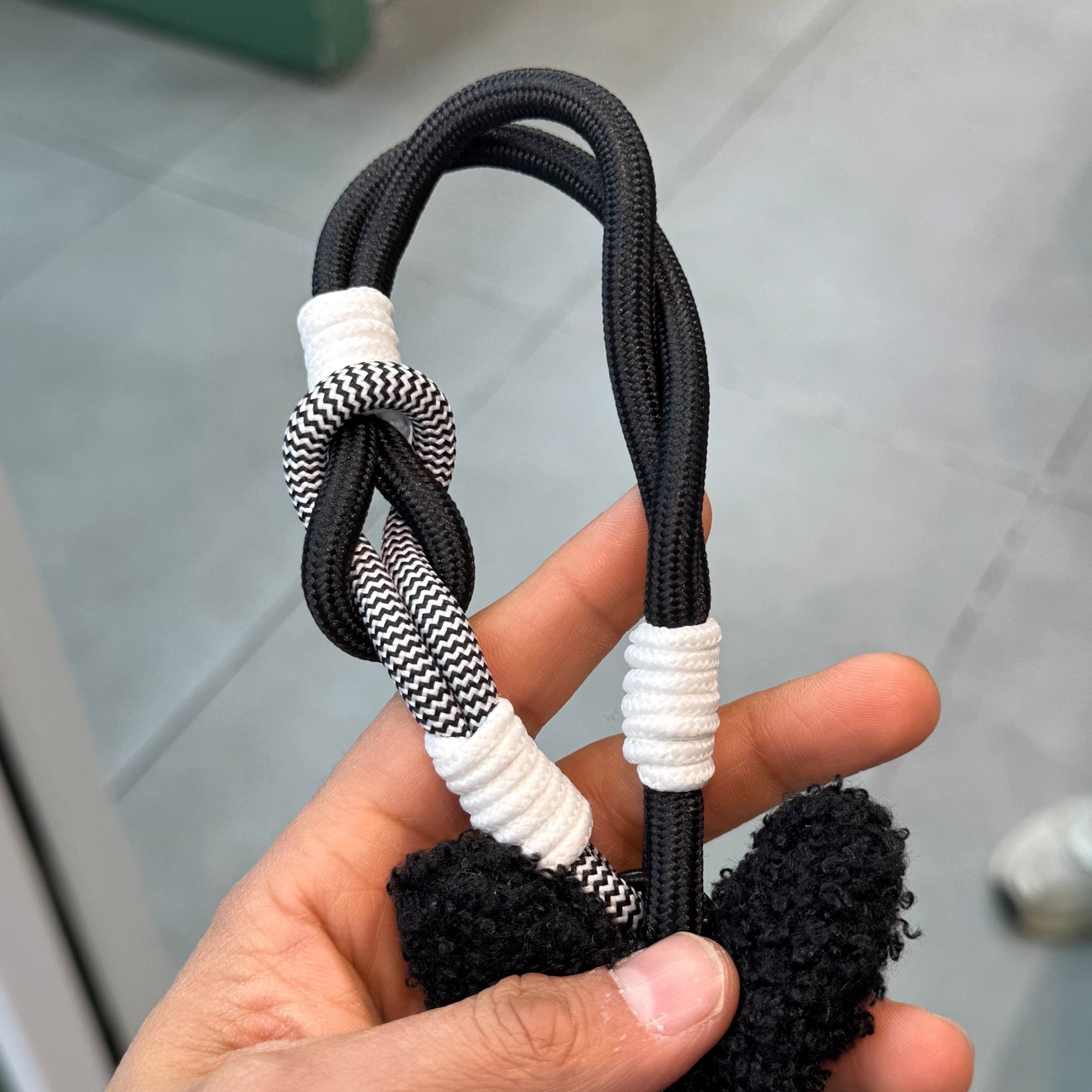 چارم بگ عروسکی تدی خرگوشی مشکی — تصویر ۶