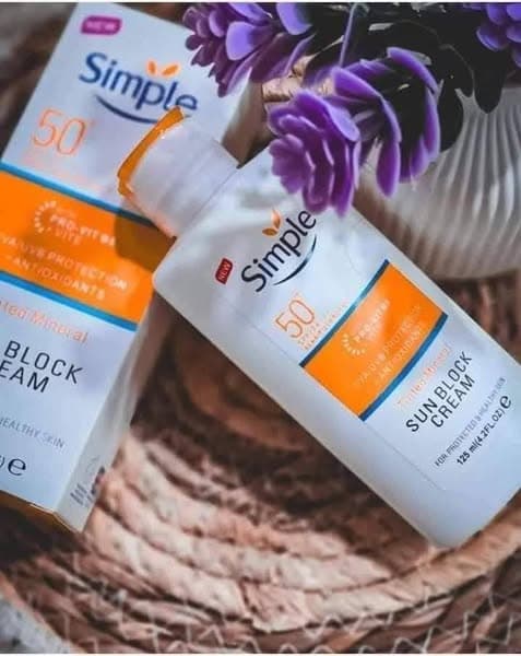 کرم ضد آفتاب مینرال سیمپل Simple SPF 50 مدل محافظت کامل و ملایم برای پوست حساس حجم 125 میلی لیتر — تصویر ۲