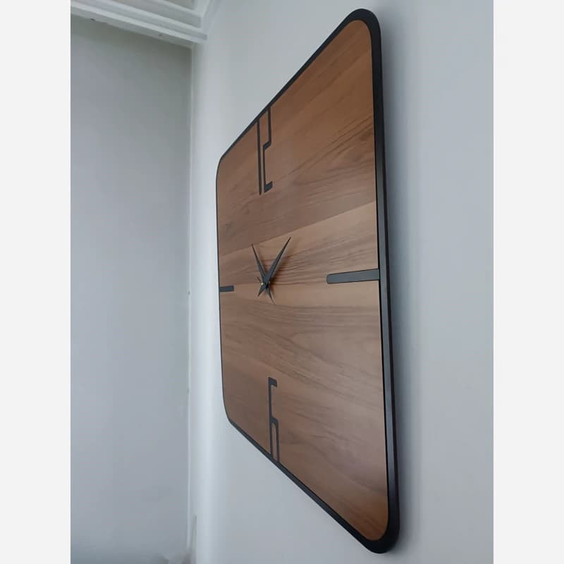 ساعت دیواری چوبی مربعی ساده کد 71 فیلبندشاپ مدل 840988 — تصویر ۳