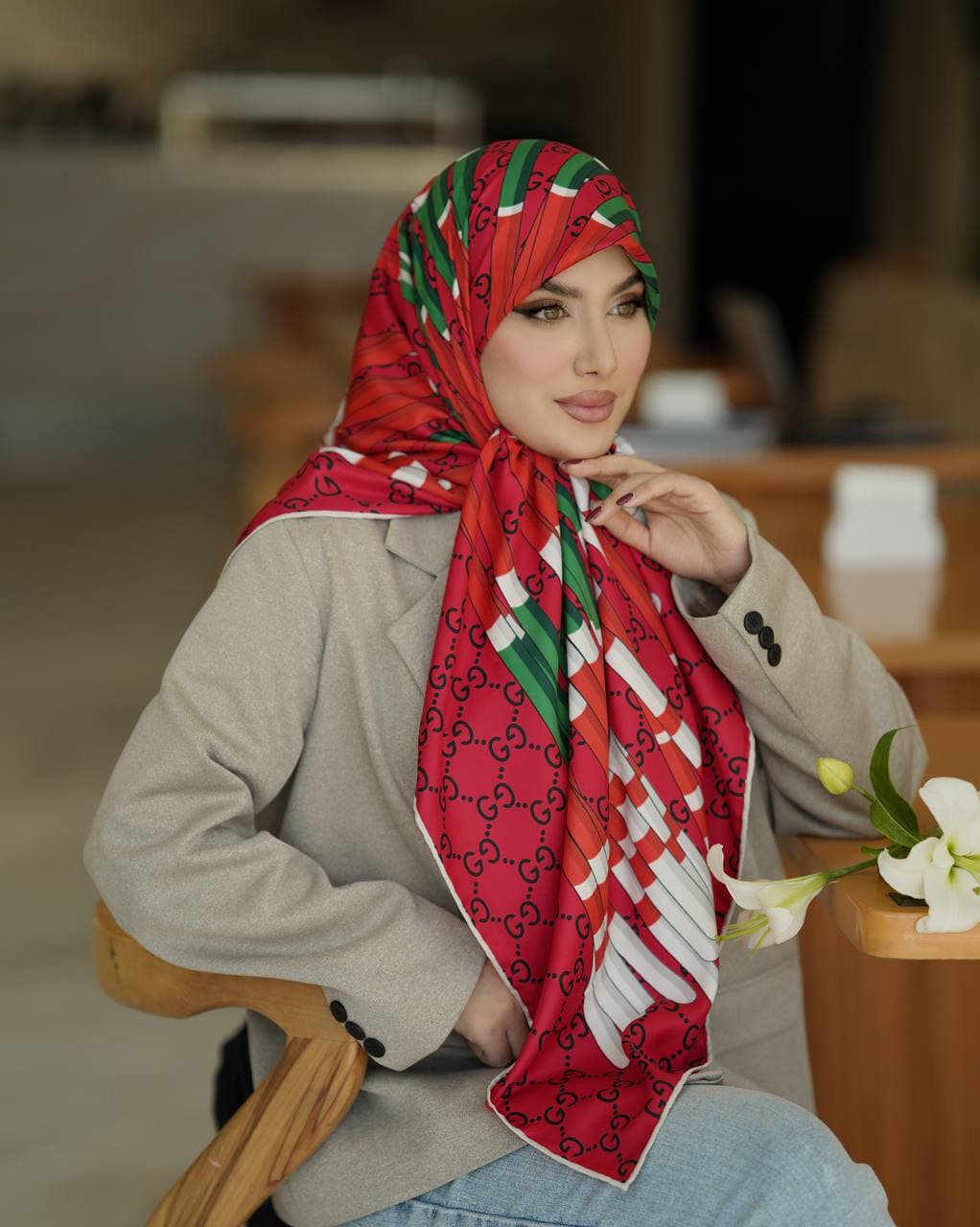 روسری ابریشم توییل ۰۲۱۴۶ — تصویر ۳