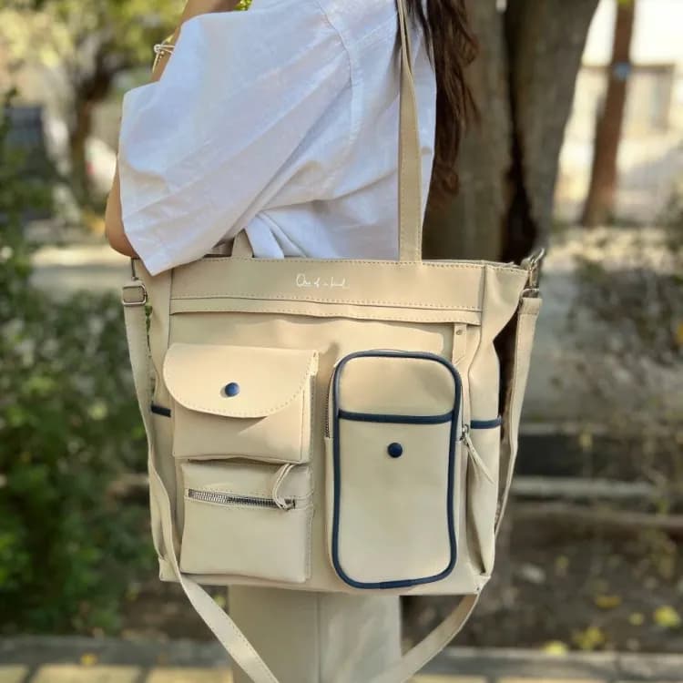 کیف دوشی زنانه کد 8271 مدل جادار با جنس نانسی خارجی و یراق رنگ ثابت — تصویر ۴