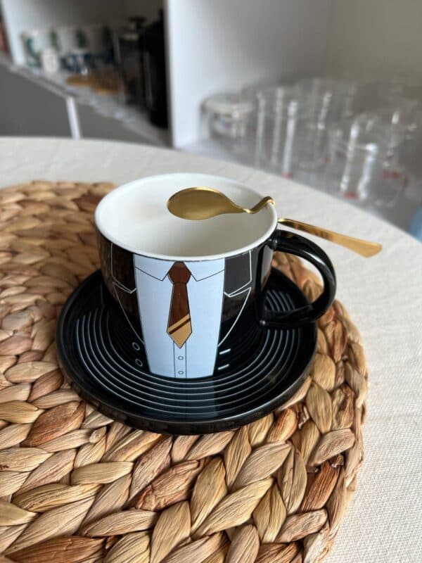 ماگ طرح کت و شلوار — تصویر ۷