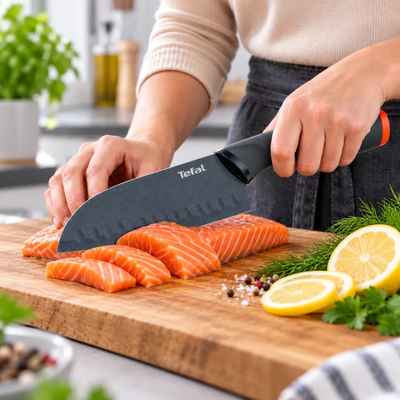 چاقوی سانتوکو تفال Tefal مدل K1220114 تیغه 12 سانتی متر — تصویر ۸