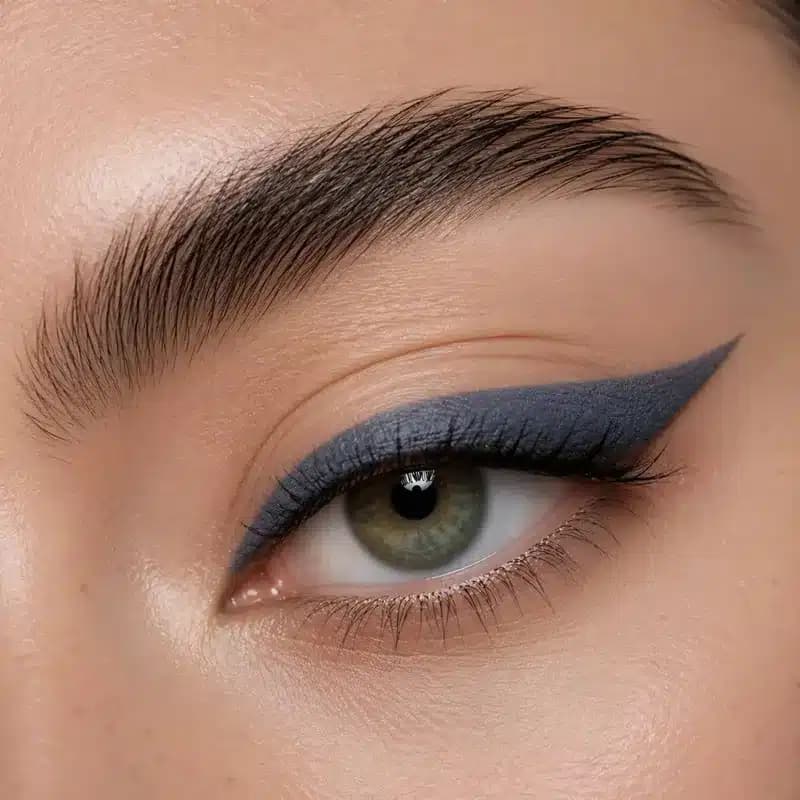 مداد چشم پیچی فارماسی Farmasi Eye Liner Pencil کد 10 رنگ Glitz Grey — تصویر ۲