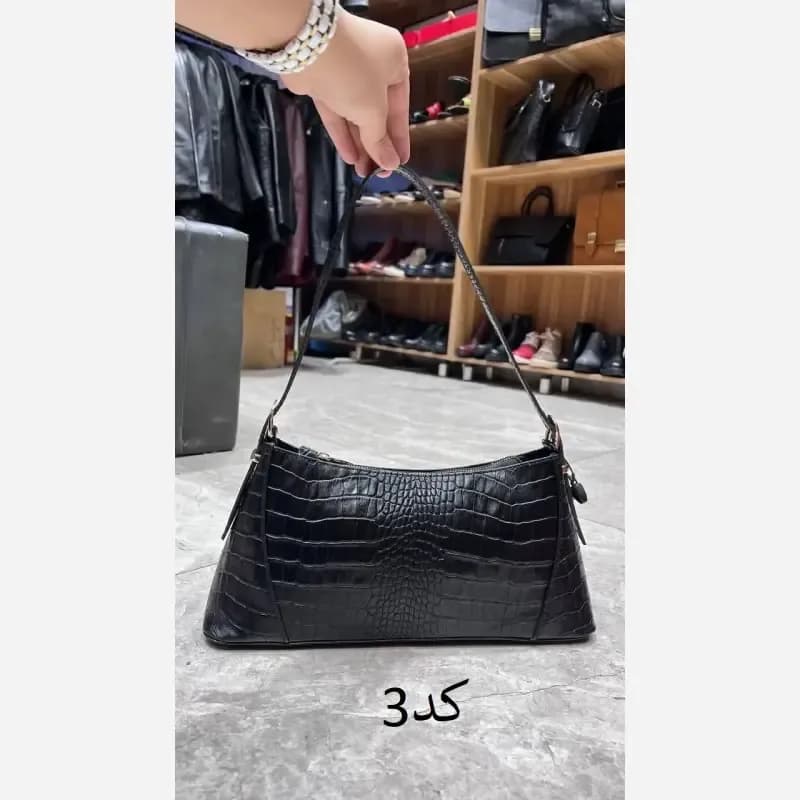 کیف دوشی و دستی چرم طبیعی گاوی مدل شاندیز سایز 24 در 15 — تصویر ۳