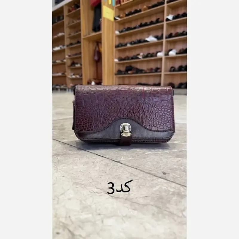 کیف اقتصادی باربی چرم طبیعی ابعاد 20 در 12 — تصویر ۲