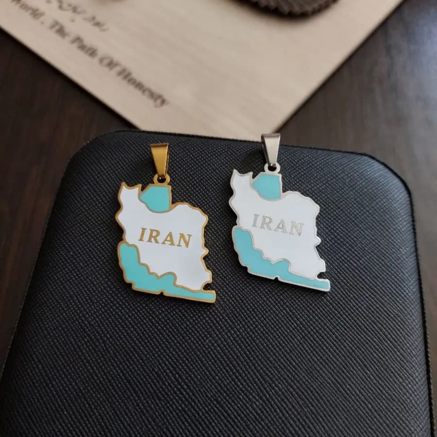 گردنبند و آویز پلاک استیل طرح نقشه ایران و دریای خزر و تنگه هرمز ضد حساسیت رنگ ثابت کد dmp — تصویر ۲