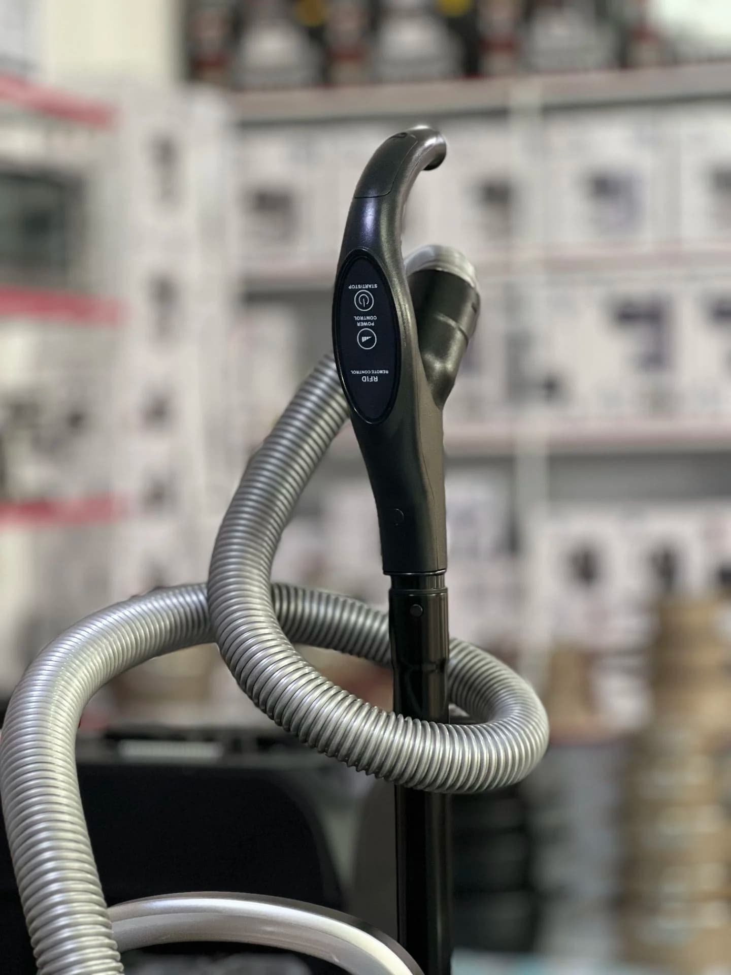جاروبرقی برلین مدل be4150 — تصویر ۷