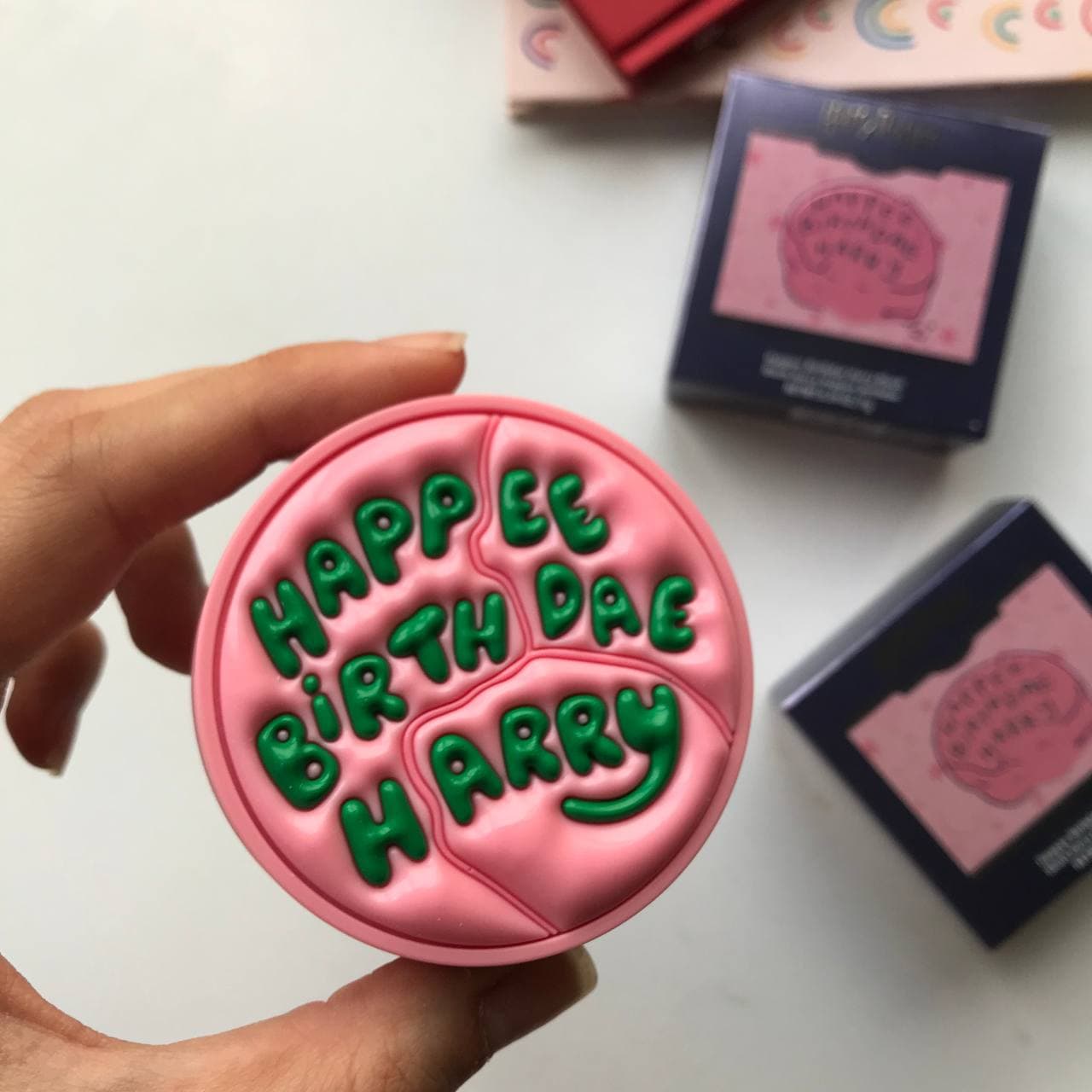 رژگونه پودری از کالکشن هری پاتر مدل Happee Birthdae شیگلم (sheglam) — تصویر ۲