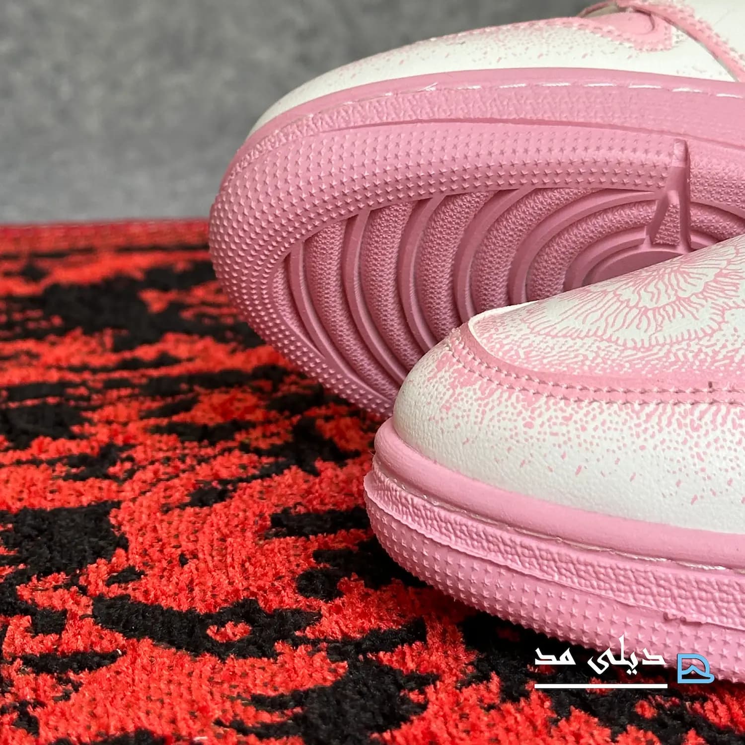 کتانی زنانه نایک ایر جردن 1 فامیلا ساقدار صورتی سفید | Nike Air jordan 1 — تصویر ۷