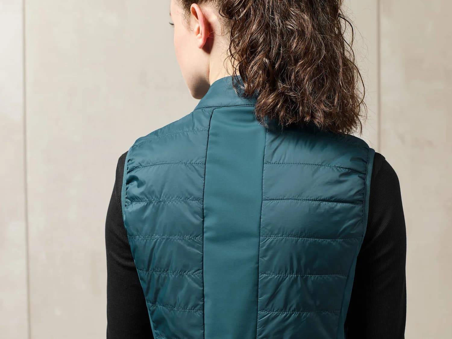 جلیقه رانینگ زنانه کریویت “پریمیوم” CRIVIT Premium Sports Gilet — تصویر ۳
