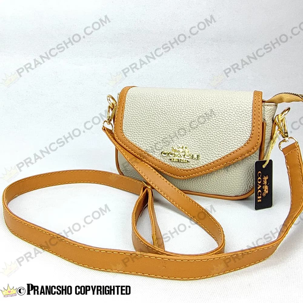 کیف پاسپورتی طرح کوچ (COACH) کرم دوردوزی قهوهای — تصویر ۲