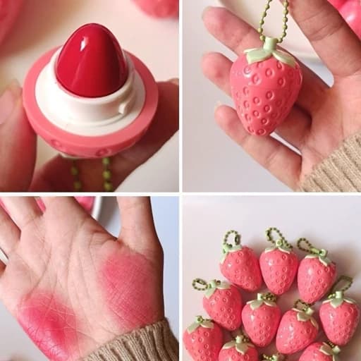 چارم رژ لب توت فرنگی آویز دار کیوت فانتزی پینترستی بوی پاستیلی توت فرنگی دست کلید دار صورتی بالم قرمز آویز کیف جاسویچی