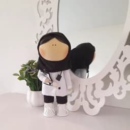 عروسک روسی طرح خانم دکتر دستساز 29 سانتی — تصویر ۳