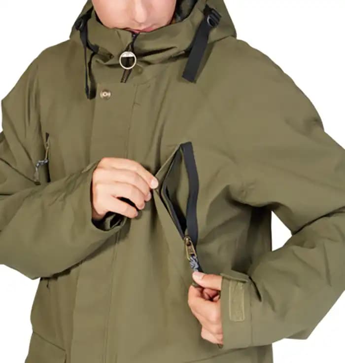 کاپشن اسنوبرد مردانه دی سی (DC) مدل Stealth Parka رنگ سبز — تصویر ۶