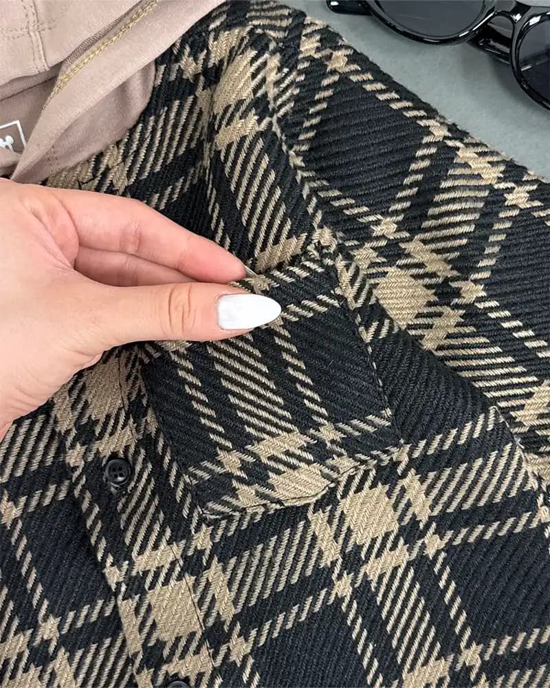 شومیز بچگانه چهارخونه مدل کلاه نسکافه ای کد B-4032 — تصویر ۵