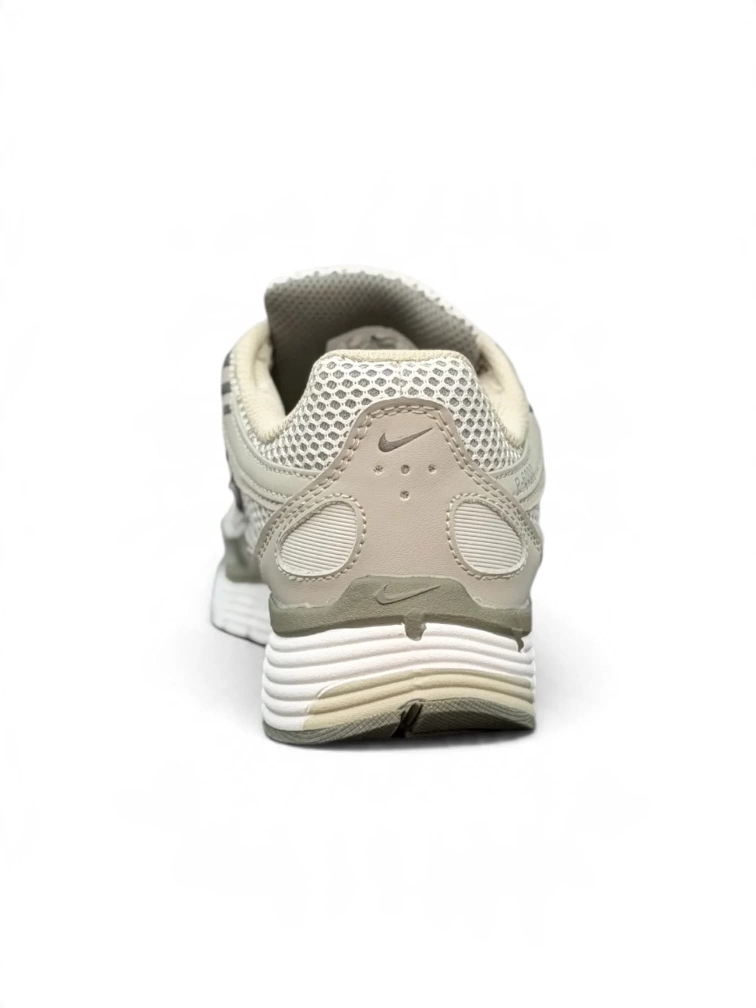 کتونی دخترانه نایکی پی ۶۰۰۰ Nike p 6000 — تصویر ۳