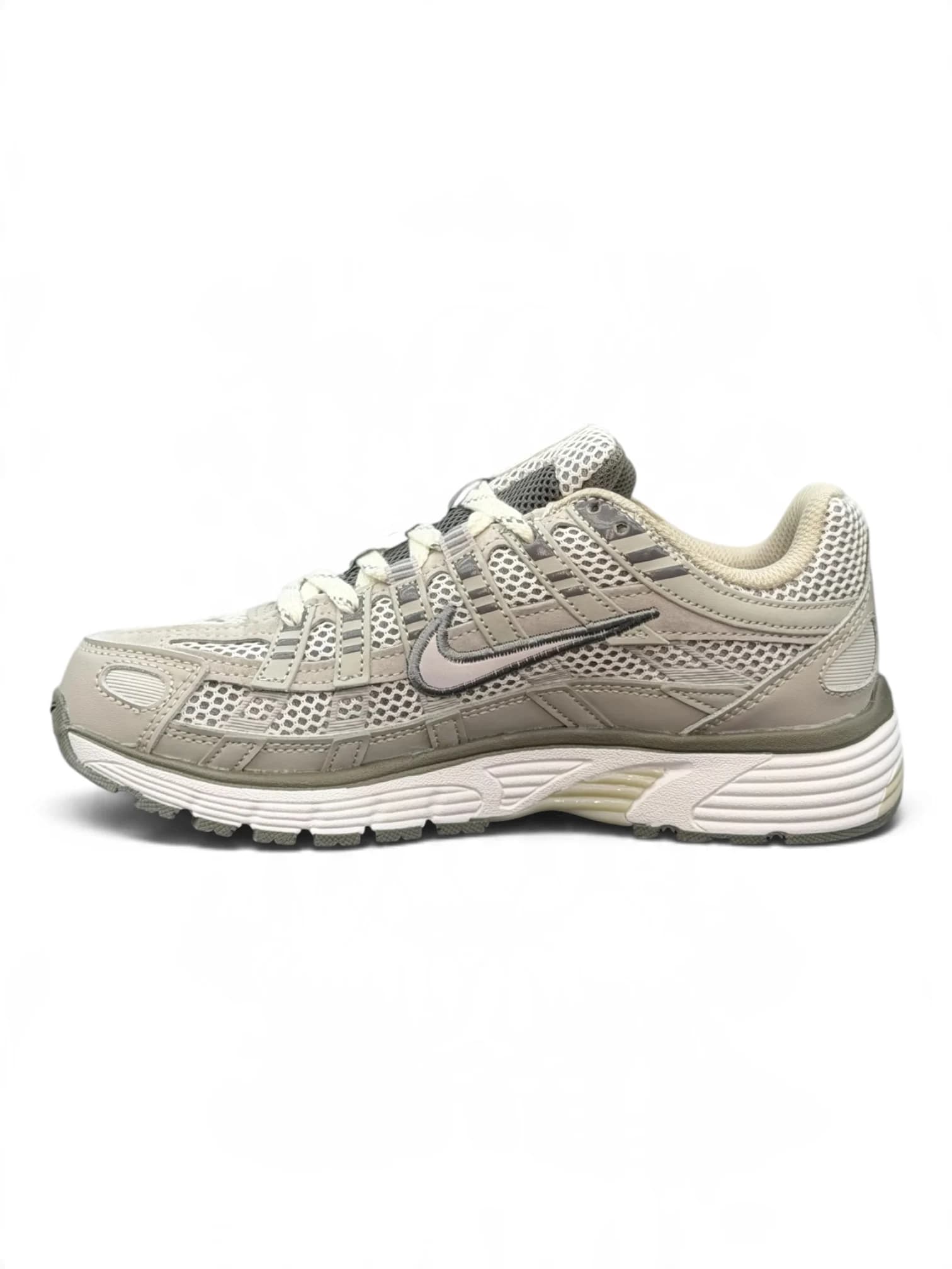 کتونی دخترانه نایکی پی ۶۰۰۰ Nike p 6000 — تصویر ۲