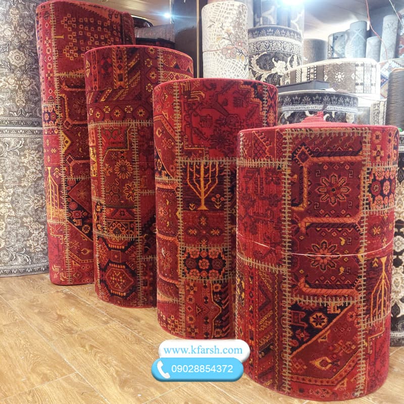 فرش کناره قرمز طرح چهل تیکه — تصویر ۳