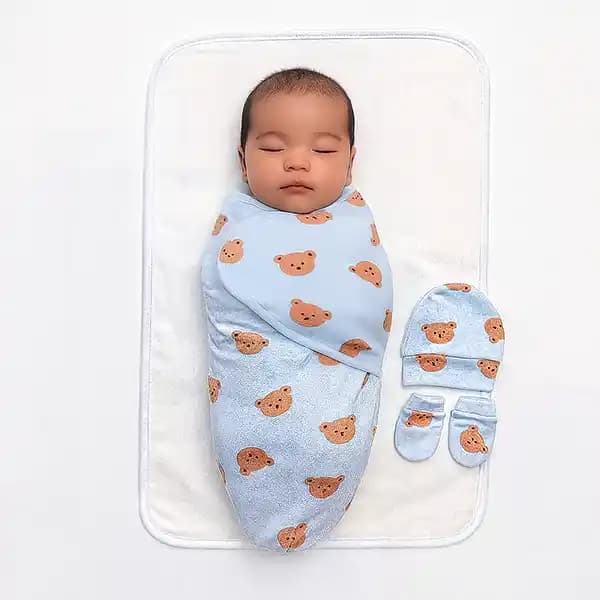 قنداق دورپیچ نوزاد طرح خرس برند بی بی 4 لایف baby 4 life کد 8411
