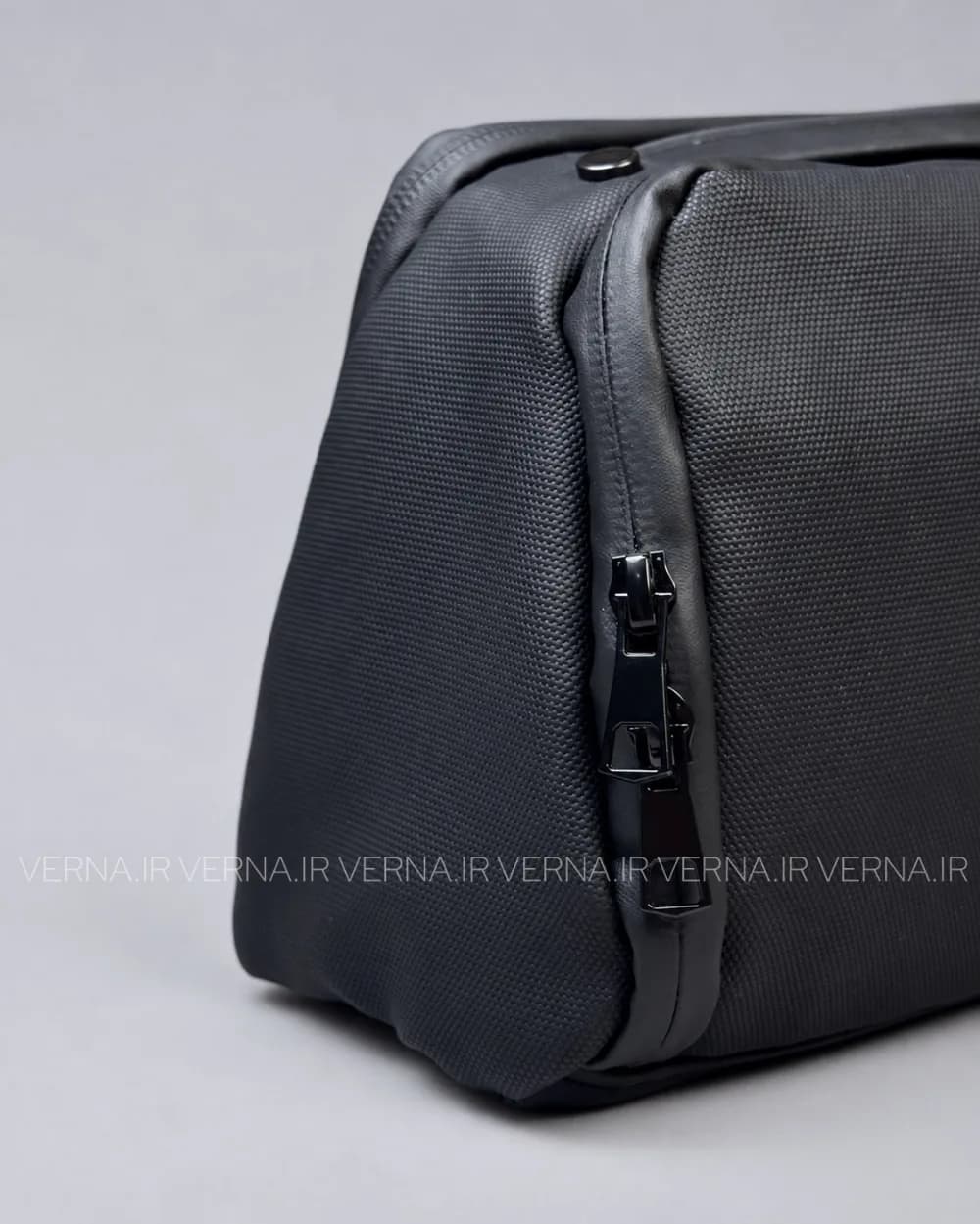 شوزبگ دوزیپ طرح چاپی MONT BLANC — تصویر ۳