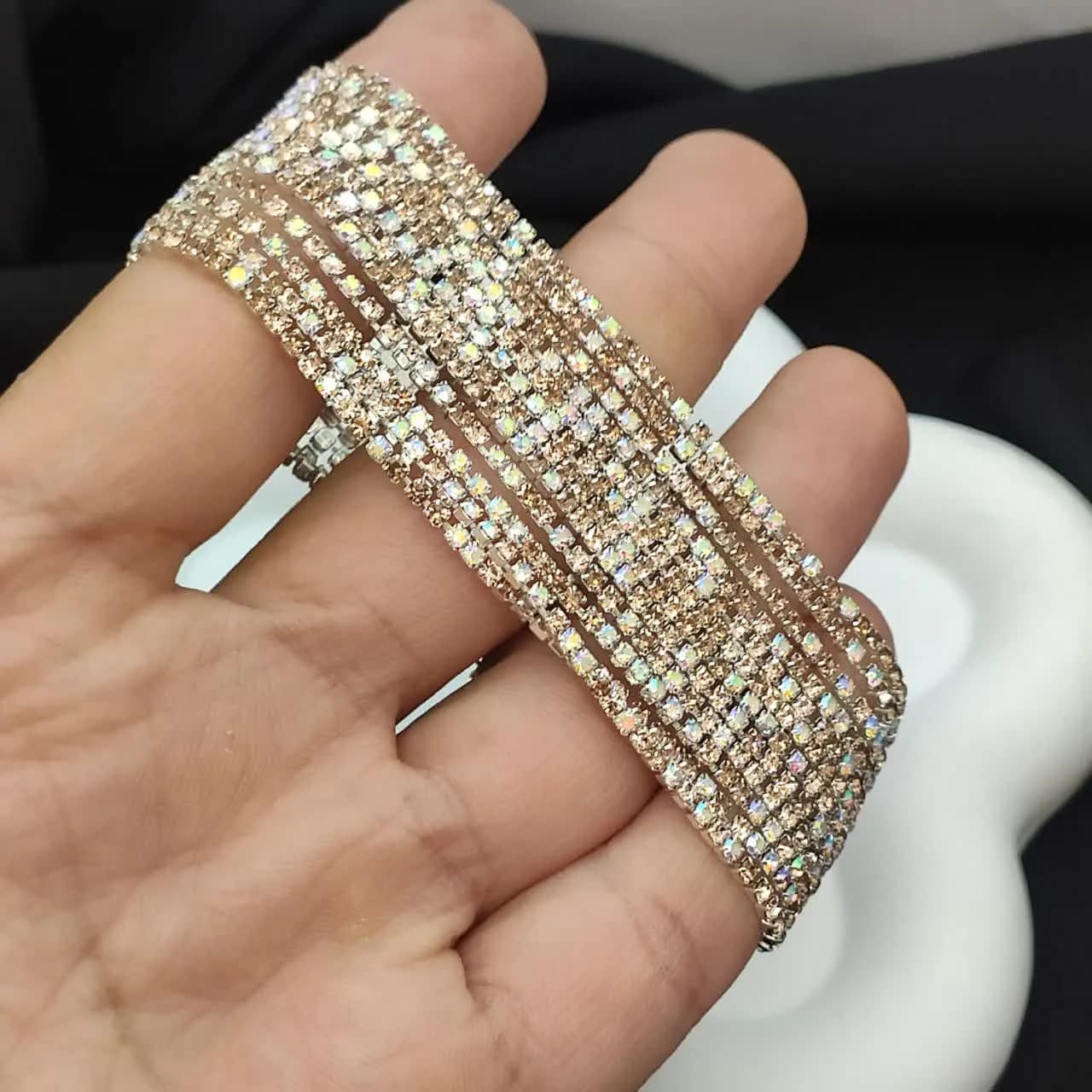 دستبند کشی تنیسی نگین دار قهوه ای 12 عددی کد 10481 — تصویر ۲
