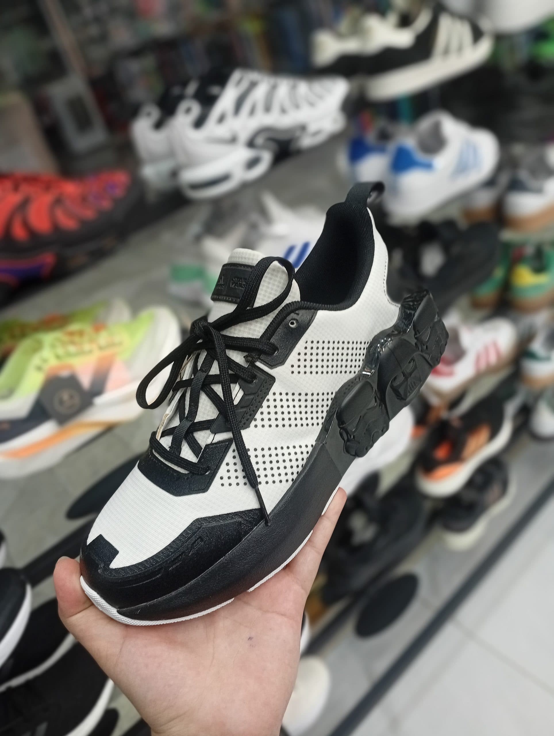 کتونی مردانه adidas مدل Star Wars — تصویر ۴