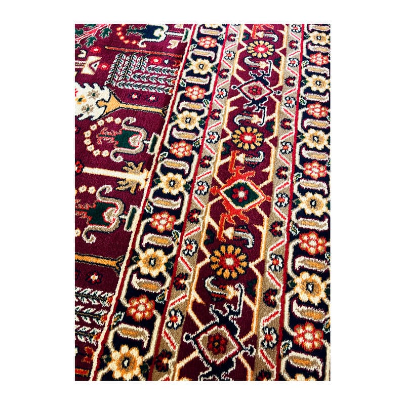 فرش ماشینی 700 شانه فرش بزرگمهر زمینه لاکی حاشیه لاکی طرح بلوچی کد 78117 — تصویر ۶