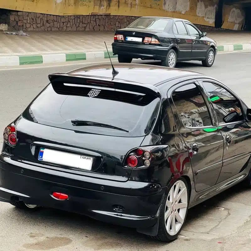 چراغ خطر ۲۰۶ هلا نئون دار وانیا یدک جفت — تصویر ۵