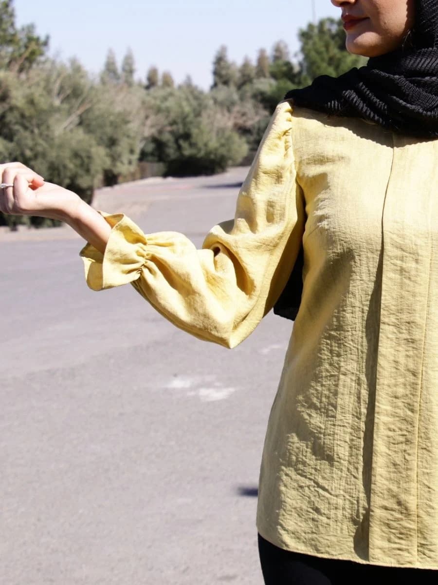 شومیز لیان طرح یقه ب.ب زرد — تصویر ۳